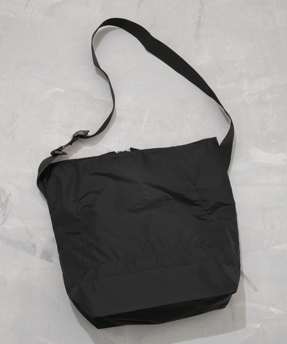 etavirp NYLON Logo Shoulder Bag BLACK www.withmandy.com