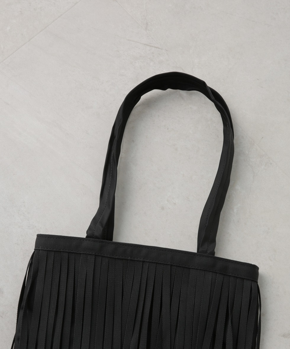 TAPE FRINGE BAG(SMALL) / ブラック | 6704132022 | ナノ・ユニバース 