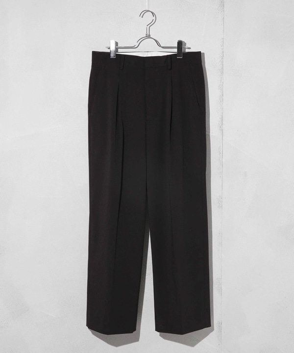 ONE TUCK WIDE PANTS
