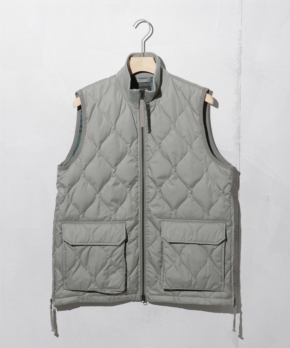 MILITARY HI NECK DOWN VEST / ブラック | 6703214021 | ナノ